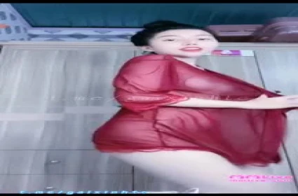 Nữ sinh học muộn bị tên bạo lực kéo vào ngôi nhà hoang, them dit sau cánh cửa